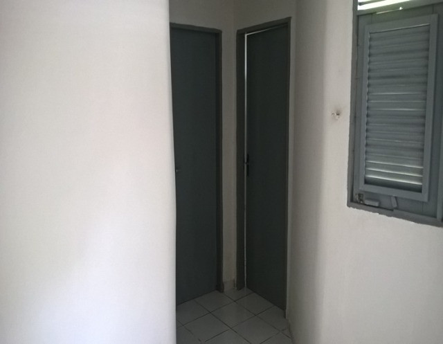 Aluga-se uma casa condomínio fechado - Foto 7