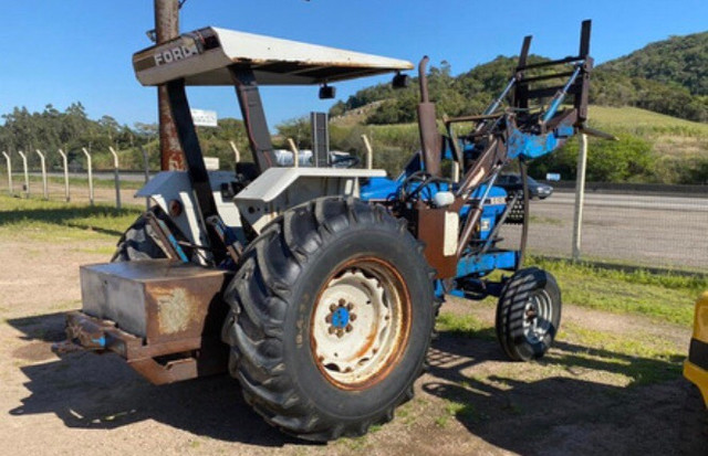 Trator 5610 Com Garfo - Foto 2