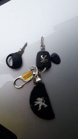 Peugeot 207 passion 8v sedan 1.4 xr 2009/2010 abaixo da fibe - Foto 6