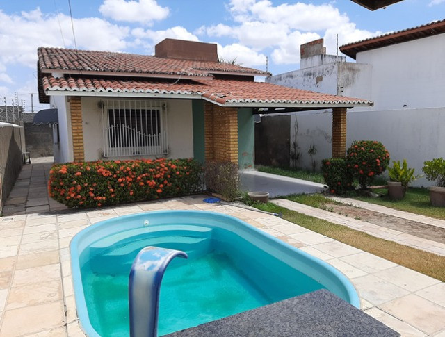 Aluga-se casa no alto com 3/4 com piscina - Foto 7