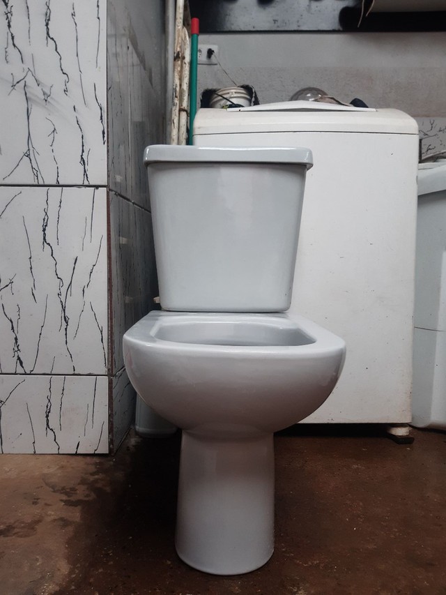 Acoplado semi novo DECA quadrado,liso nas laterais cinza platina - Foto 5