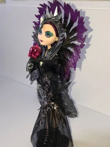 Ever After High Boneca Feitiço de Inverno