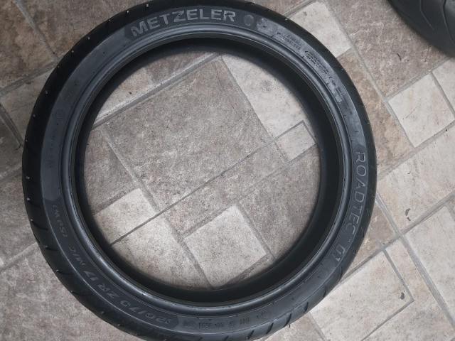 pneu usado metzeler roadtec 01 120/70-17 - Foto 2