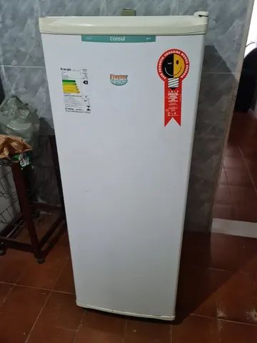 freezer vertical consul cvu 18