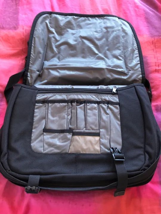 Bolsa de Ombro Preta - Brenthaven (marca de alta qualidade) - Foto 2