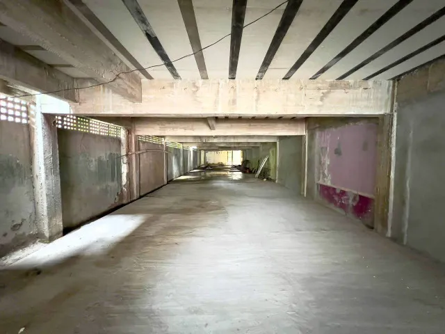 Imóvel comercial, 345m², 12vgs, 5 apto, 4pav na Pedreira.