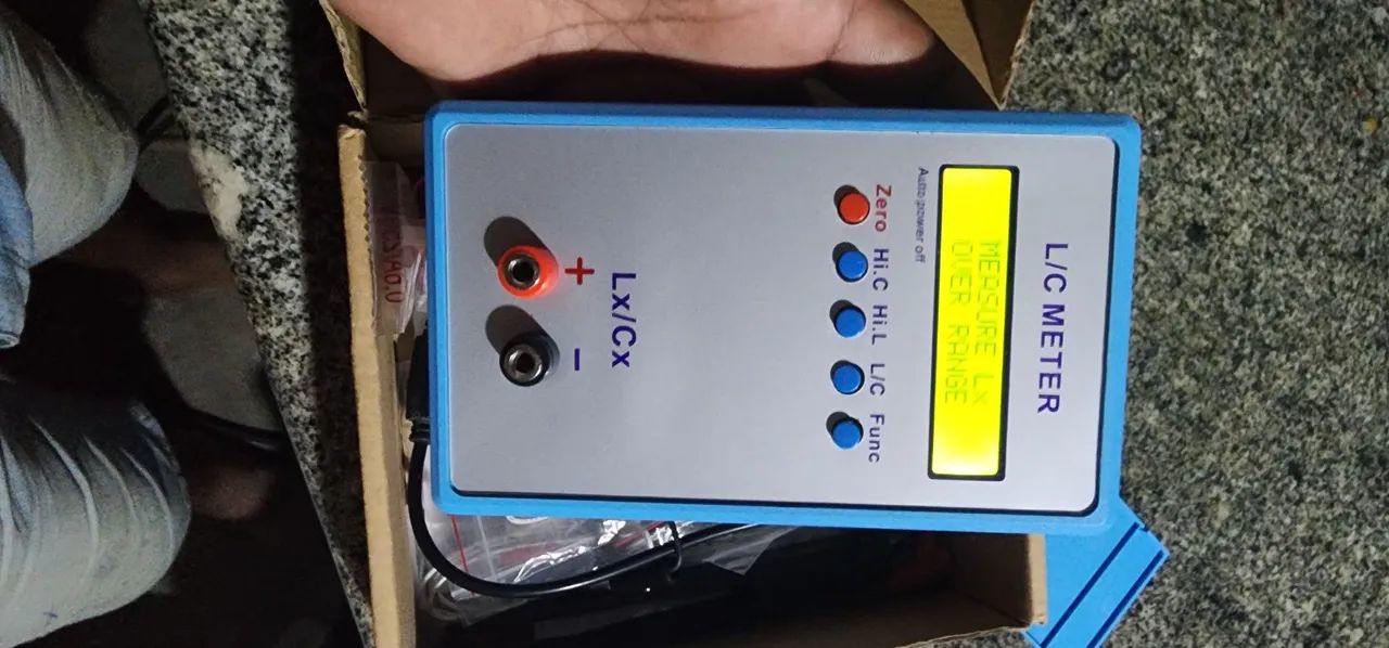 Capacimeteo e Indutimetro de precisão LC-200A