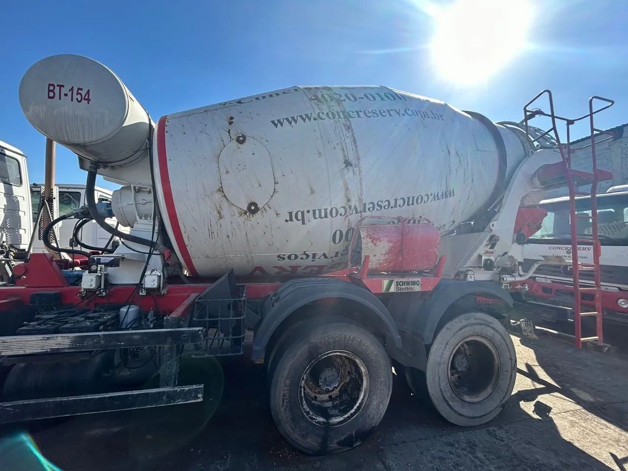 Caminhão betoneira Mercedes Atron 2729 ano 2013/13 com balão Liebherr 8M - Foto 2