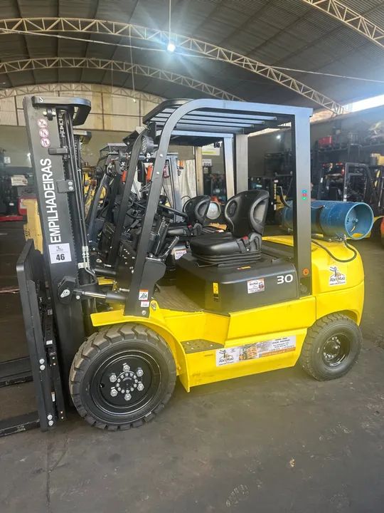 EMPILHADEIRAS PARA LOCAÇÃO !!! DE 2,5 A 16 TON !!? ATENDEMOS RIBEIRÃO E REGIÃO !!? - Foto 2