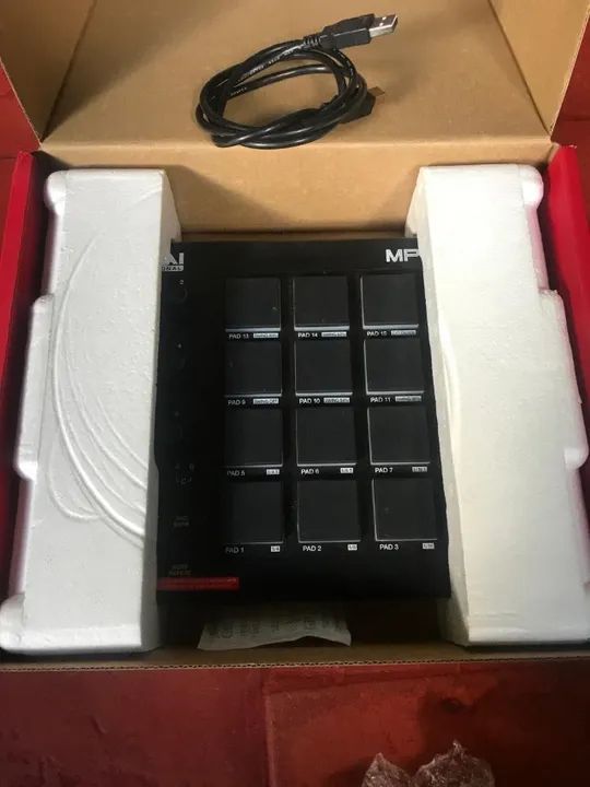 AKAI MPD 218 - MIDI PAD Controladora - Foto 3