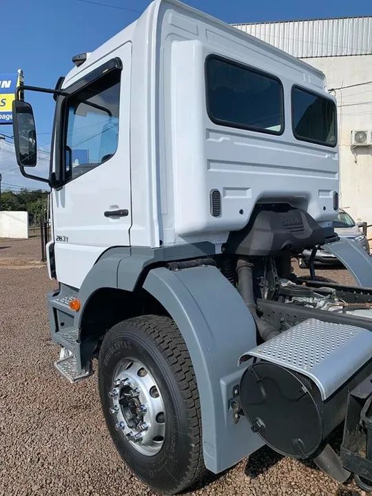 M.Benz Axor 2831 6x4 traçado ano 2011 chassi R$ 330.000,00  - Foto 5