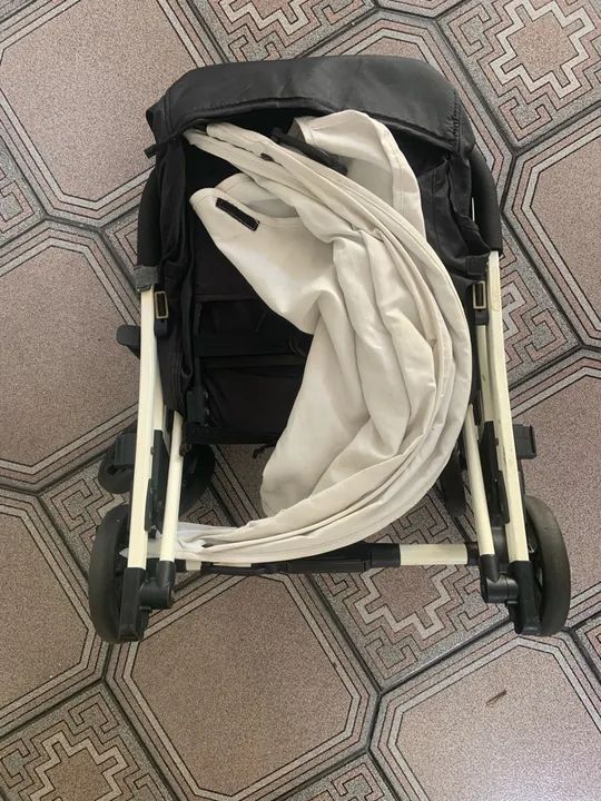 Carrinho de Bebê Pocket Piccolo Infanti Ice White- usado - Foto 5