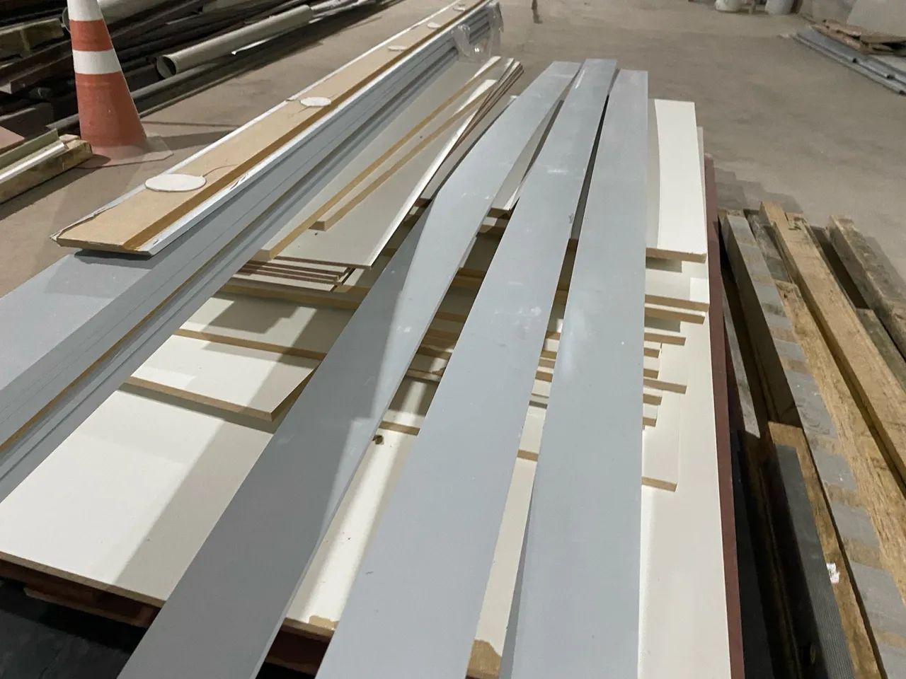 Madeirite laminado e barrotes  - Foto 5