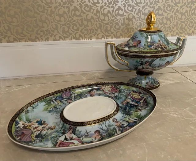 Peça Rarissima Sopeira pintada toda a mão com detalhes em ouro. - Foto 2