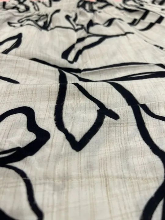 short viscose branco com flores Galápagos - Foto 3