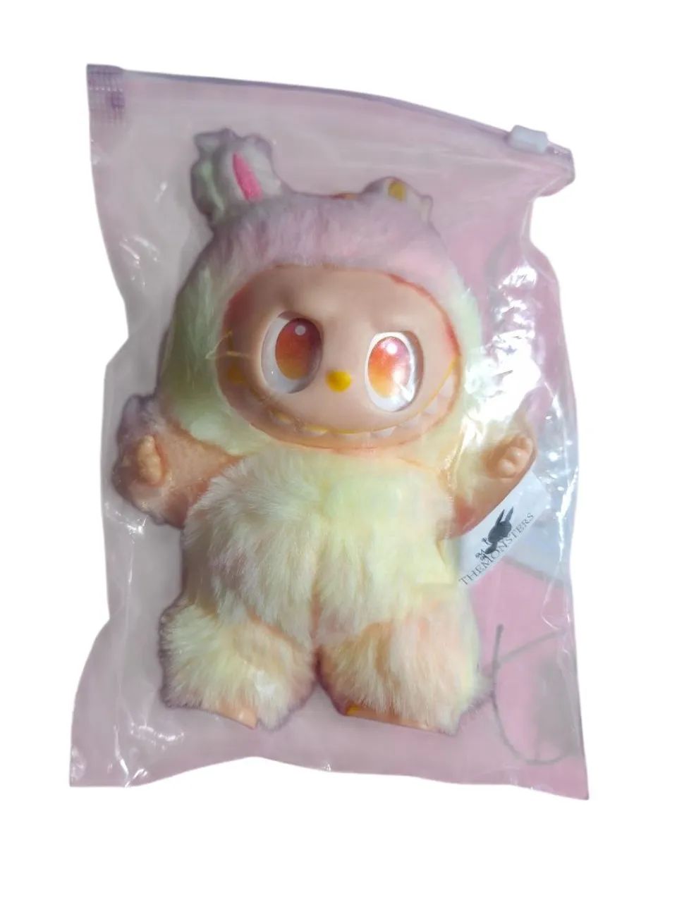 Boneca Labubu com roupa 
