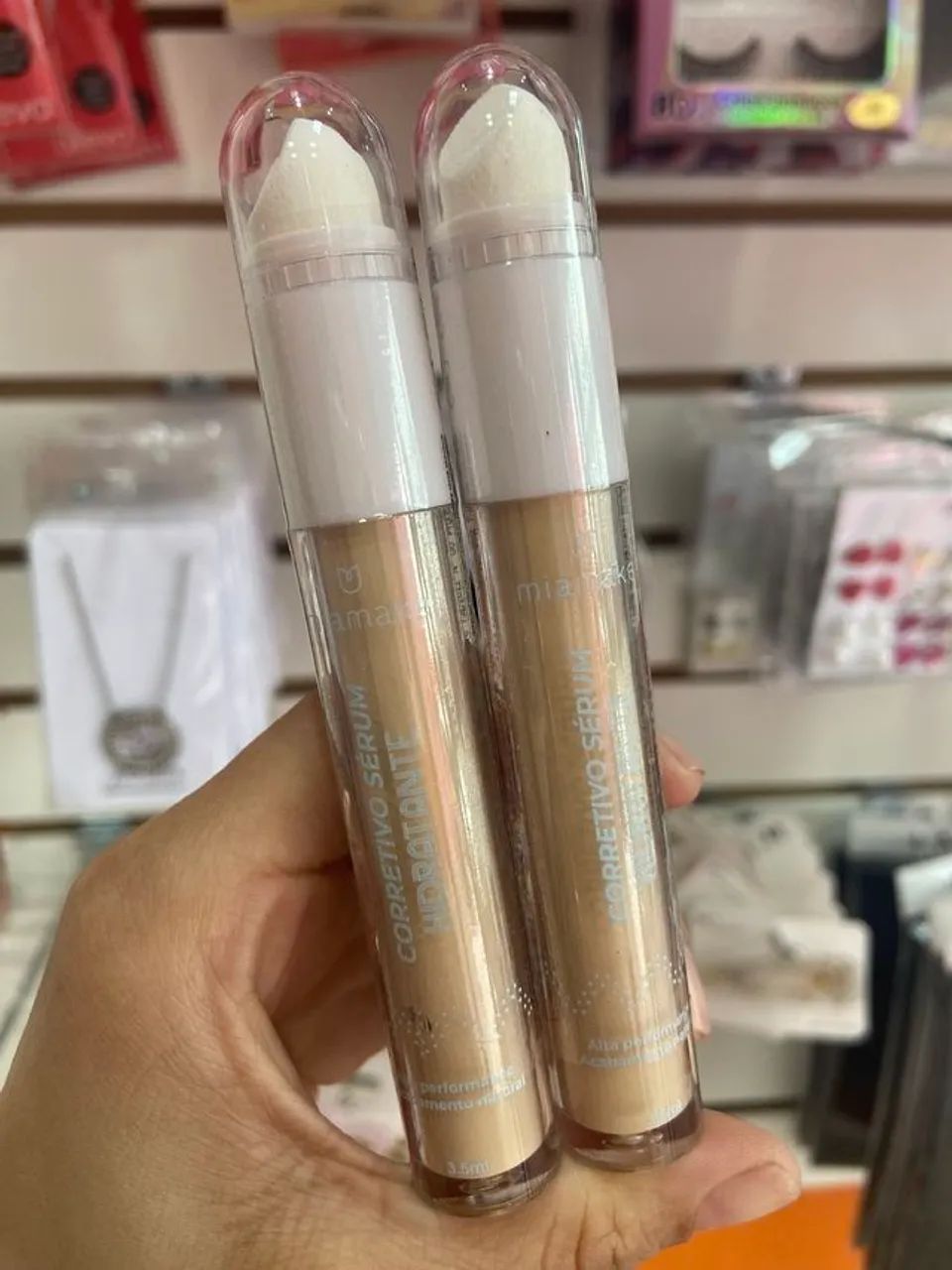 Corretivo Serum Hidratante Mia Make, alta performance e acabamento natural  longa duração