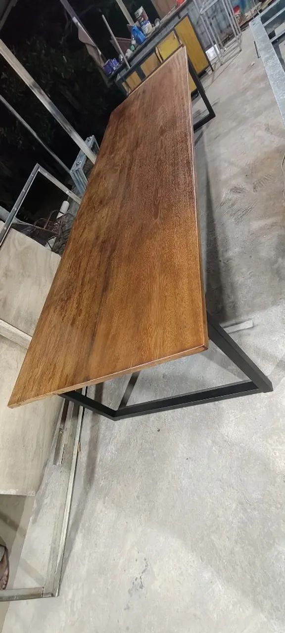 Mesa em madeira de Anjelin  - Foto 3