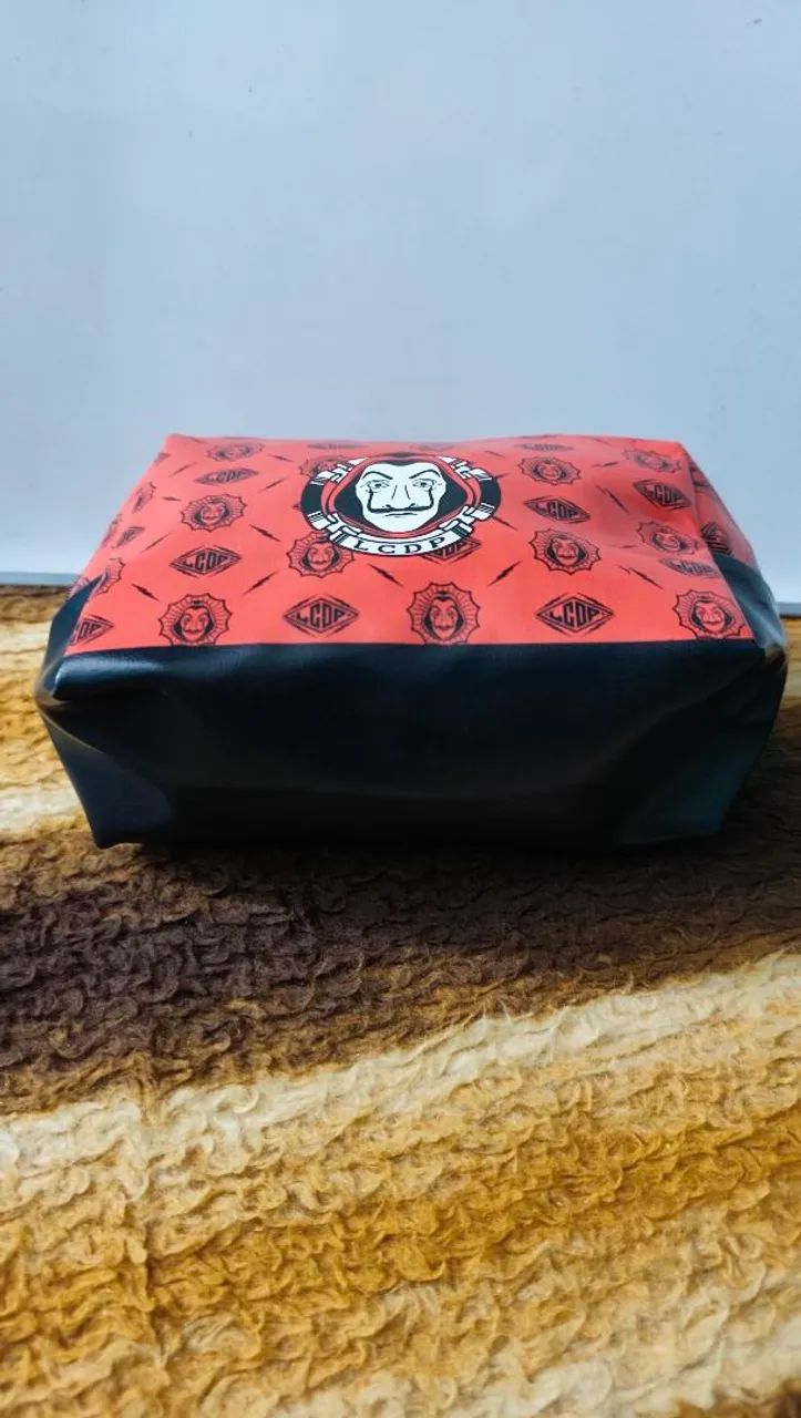 Necessaire Club Comix La Casa de Papel<br> - Foto 3