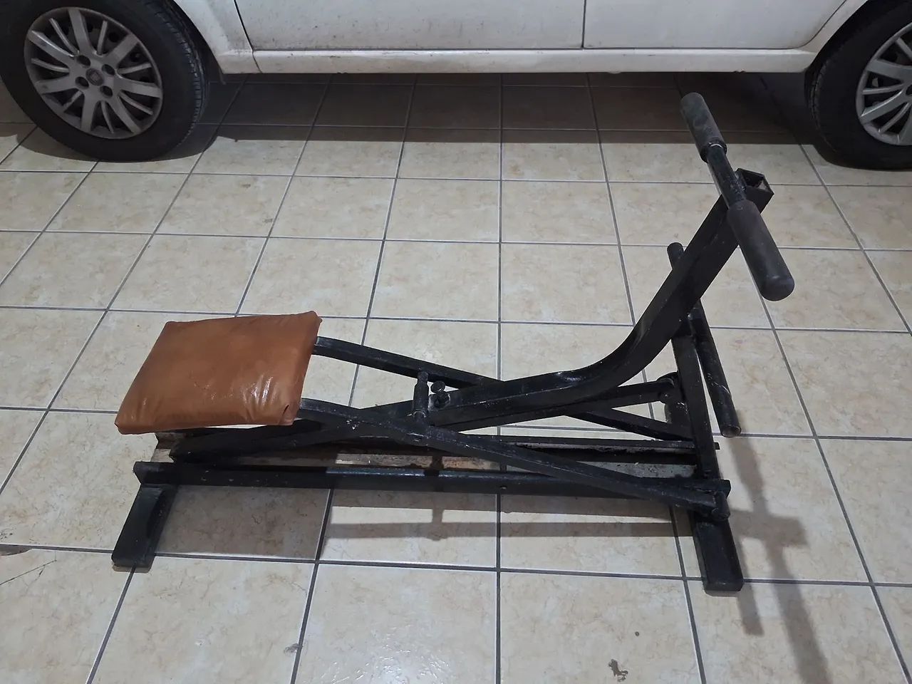 MAQUINA pARA MUSCULACAO REMADORA TRABALHA COM O PESO DO PROPRIO CORPO 250 PRECO NEGOCIAVEL - Foto 3