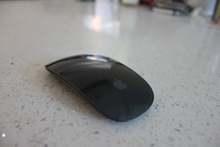 Magic Mouse 2 Original (Space Gray) - Foto 3