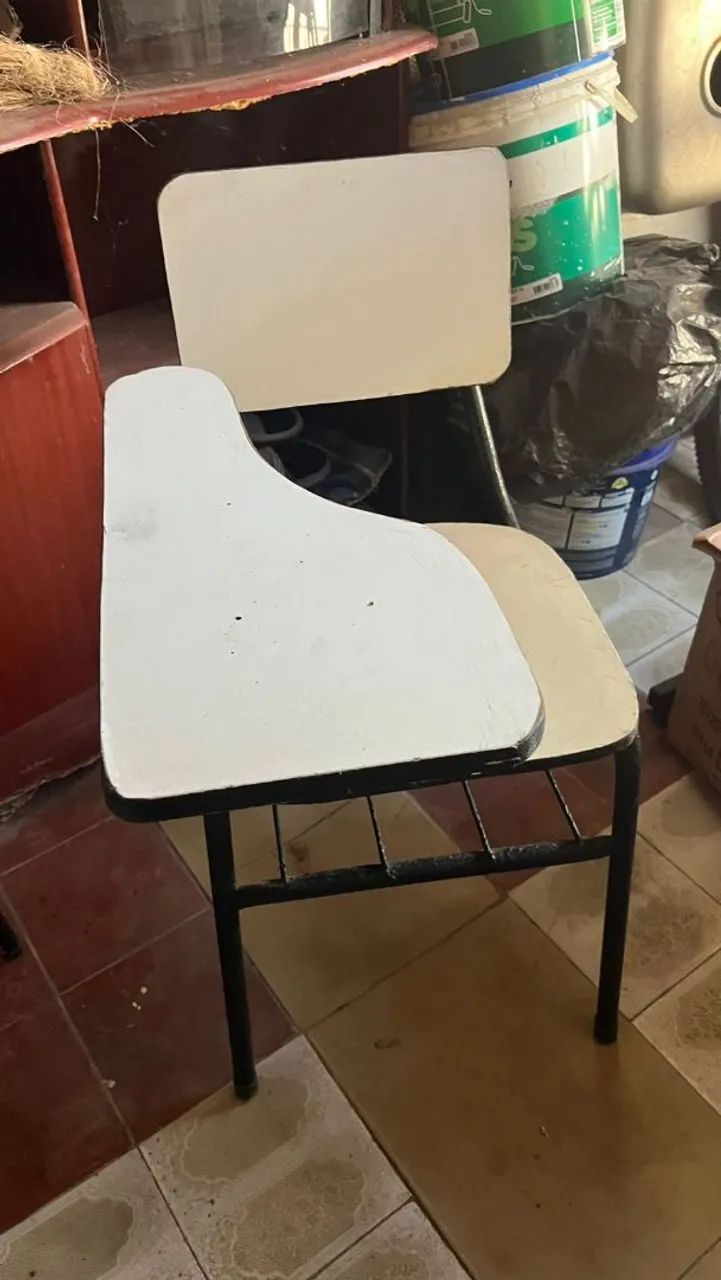 Cadeiras escolares com prancheta - Foto 3