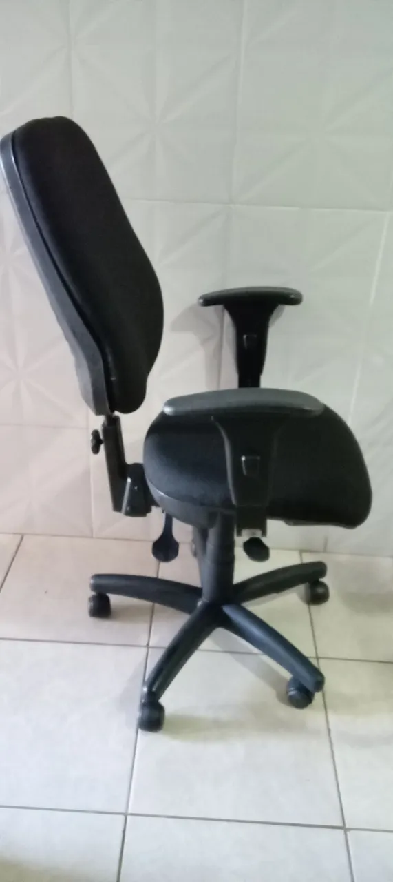 Cadeira de Escritório Ergonômica Preta