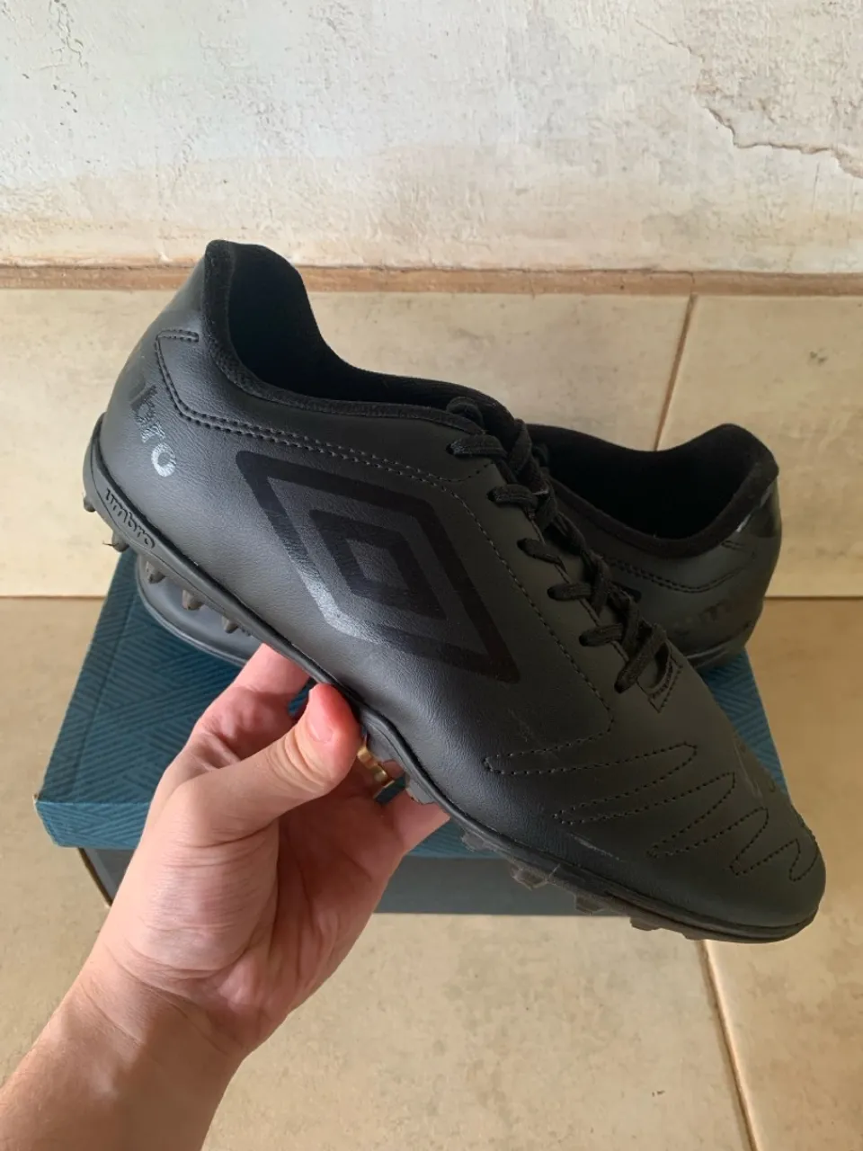 Chuteira Umbro Society 42, usada UMA VEZ!