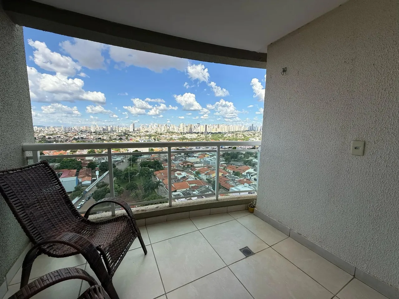 Apart 2 qtos, nascente, 2 garagens, prox Delegacia, Detran, Hipodromo, IML