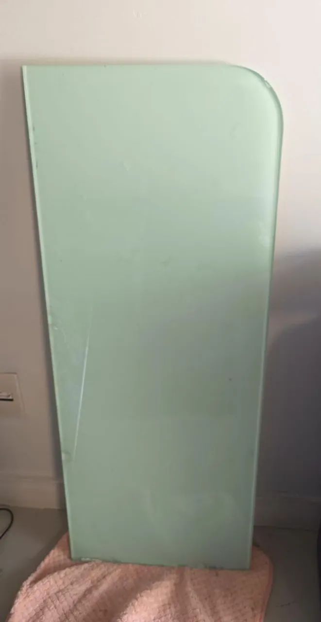 Glass Edge Table65060624040193120