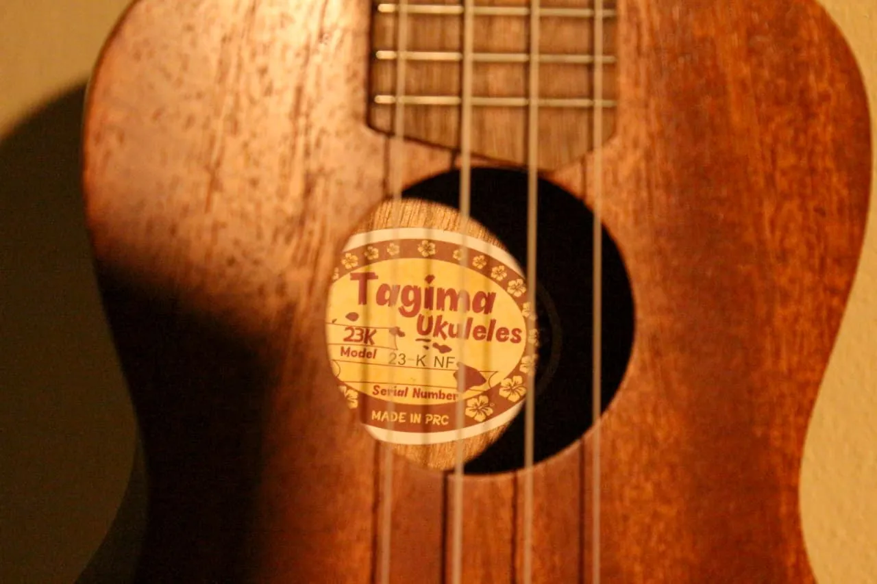 Ukulele Tagima, modelo 23k