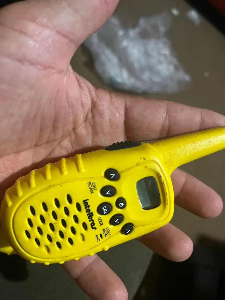par de rádios comunicadores (walkie-talkies) Intelbras - Foto 2