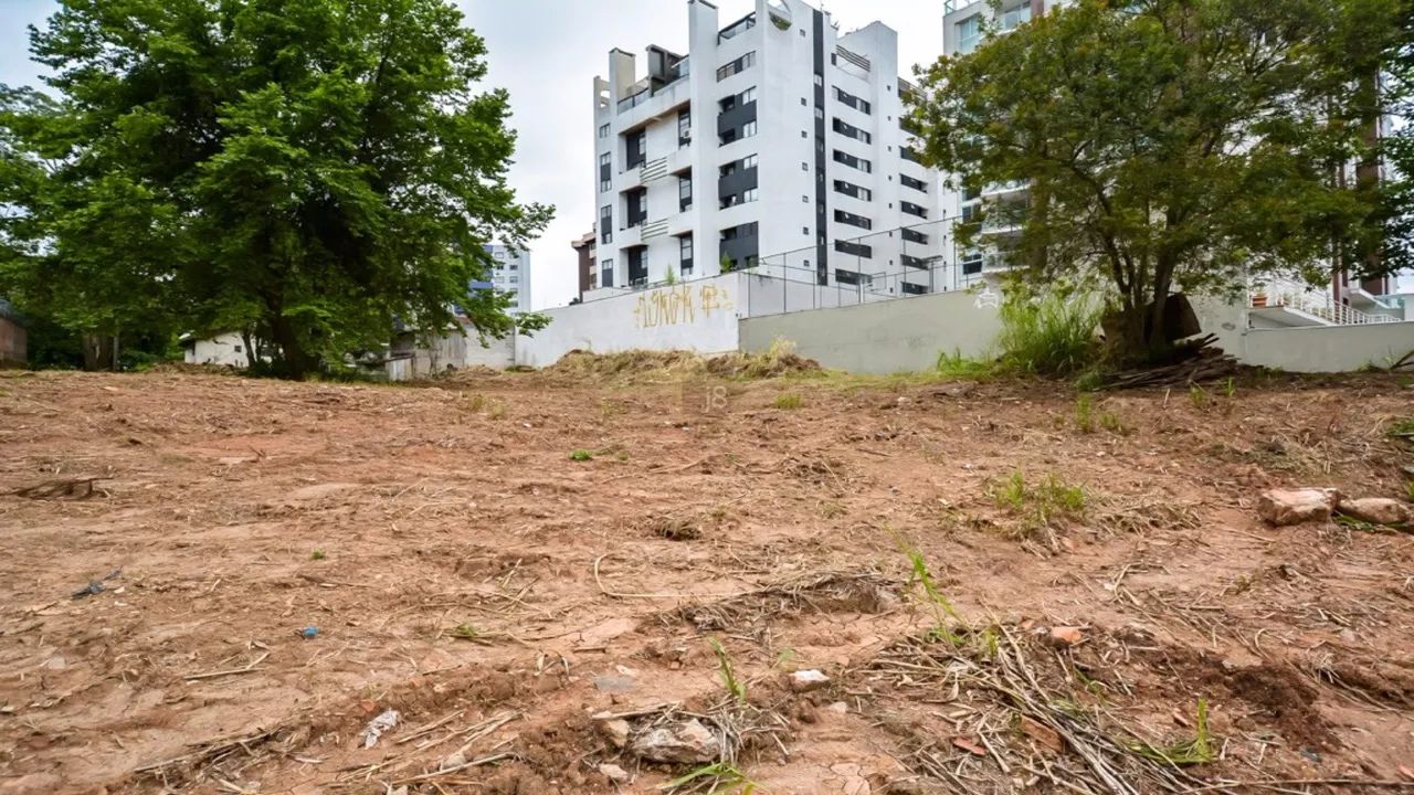 TERRENO EM EXCELENTE LOCALIZAÇÃO NO CHAMPAGNAT Terreno excelente localização no Champagnat - Foto 3