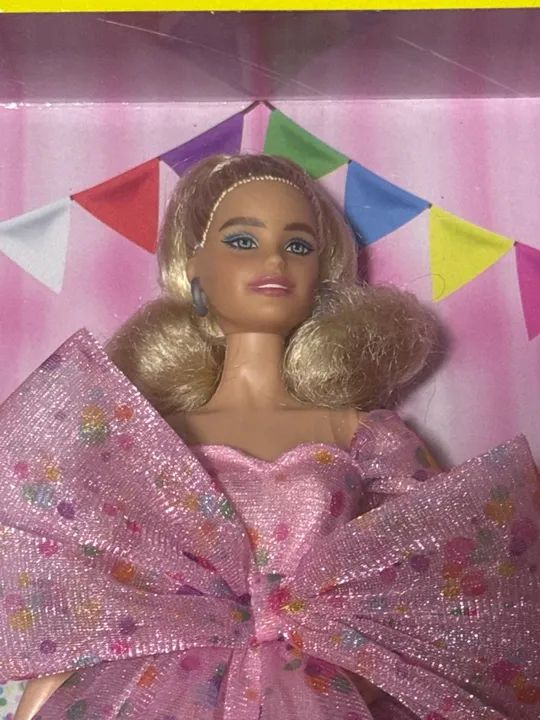 Boneca Barbie Signature - Edição Especial Aniversário - Foto 2