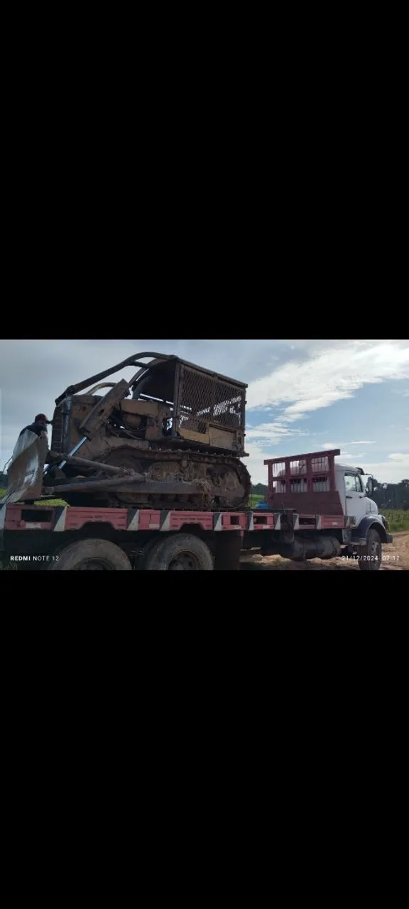 Trator de Esteira Caterpillar D4E