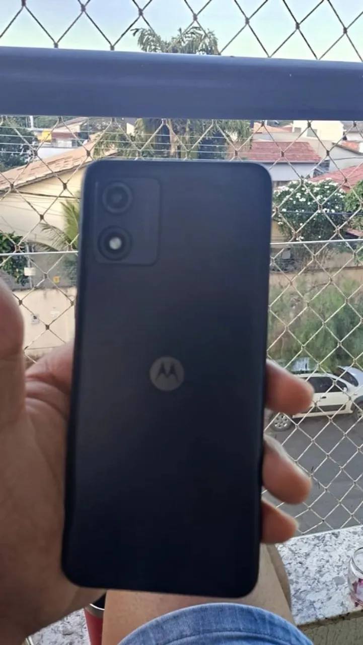 Celular moto E13