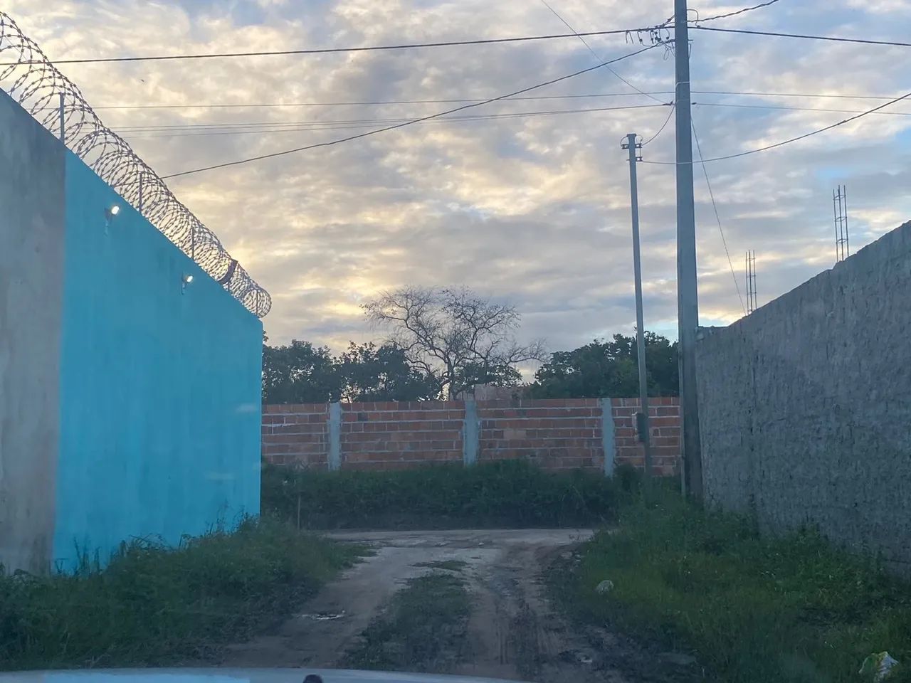 VENDE-SE TERRENO 8x20m - CASCALHEIRA CAMAÇARI 