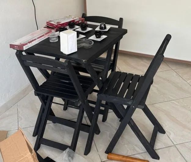 Selling 2 sets of folding table.64311797766787121
