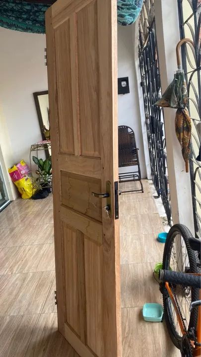 PORTA  DE MADEIRA NOVINHA. - Foto 3