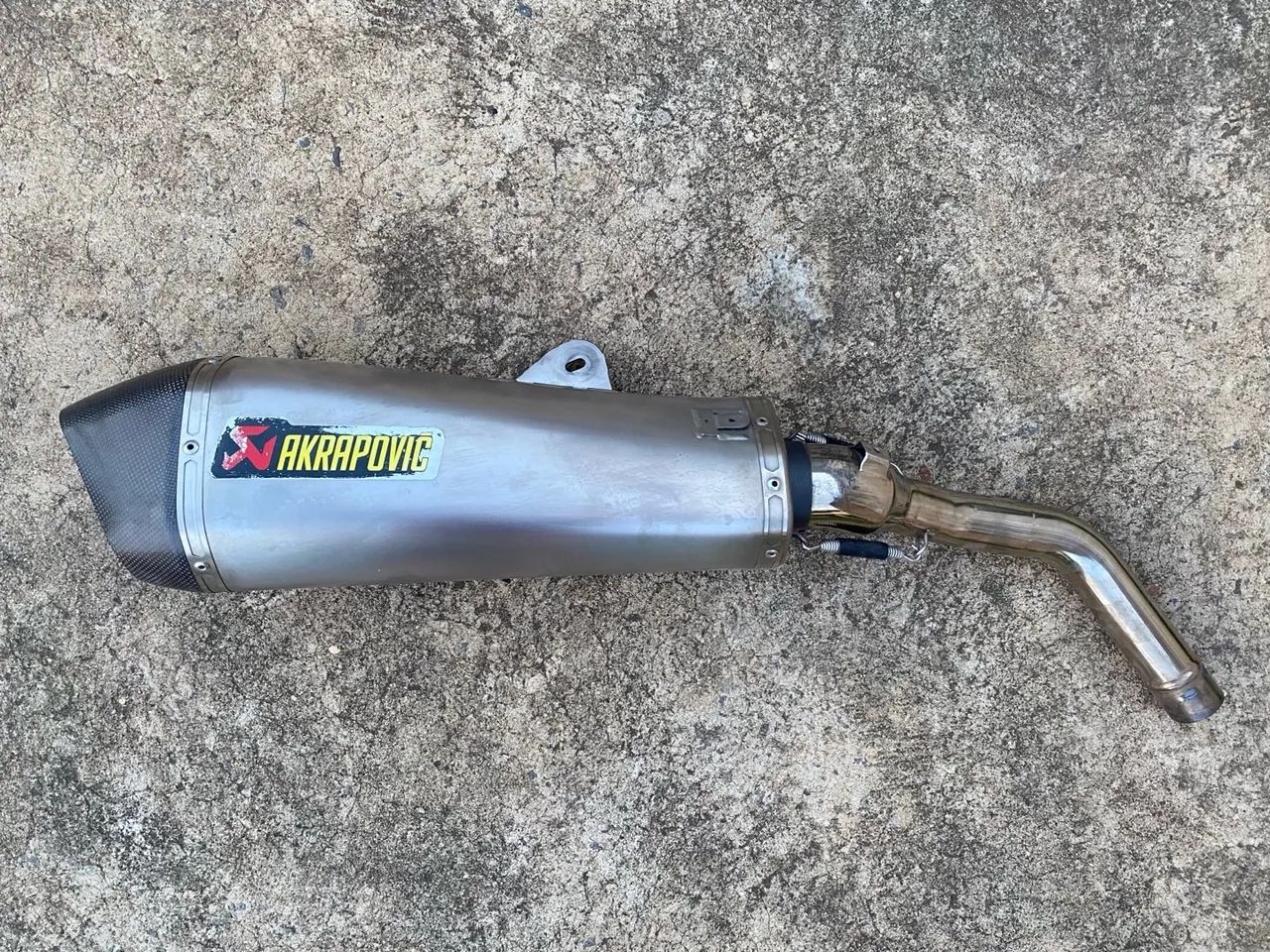 Escapamento Akrapovic para tiger 800