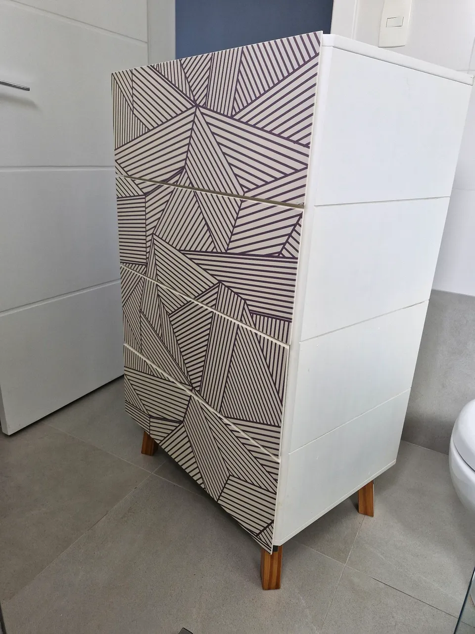 Conjunto de cômodas modernas com design geométrico