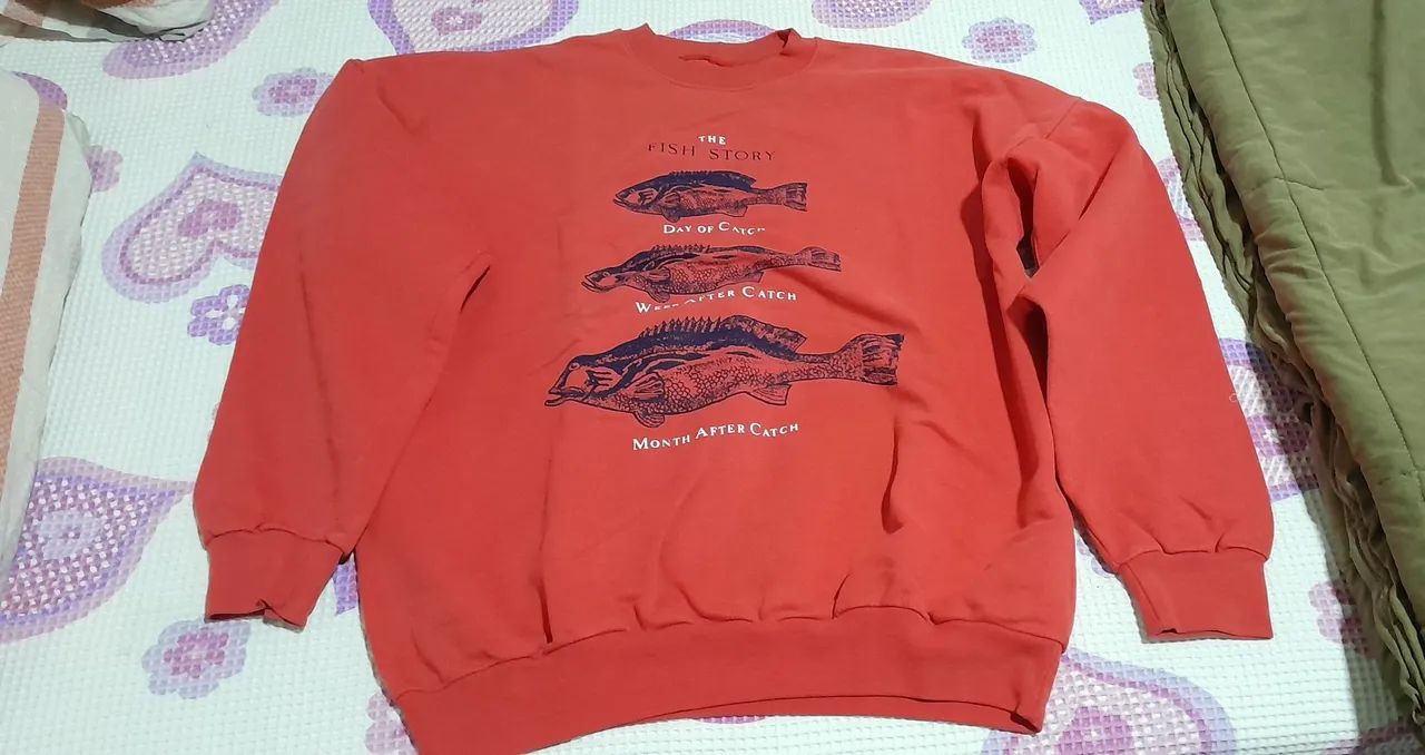 Moletom Vermelho com Estampa de Peixe TAM. M - Foto 4
