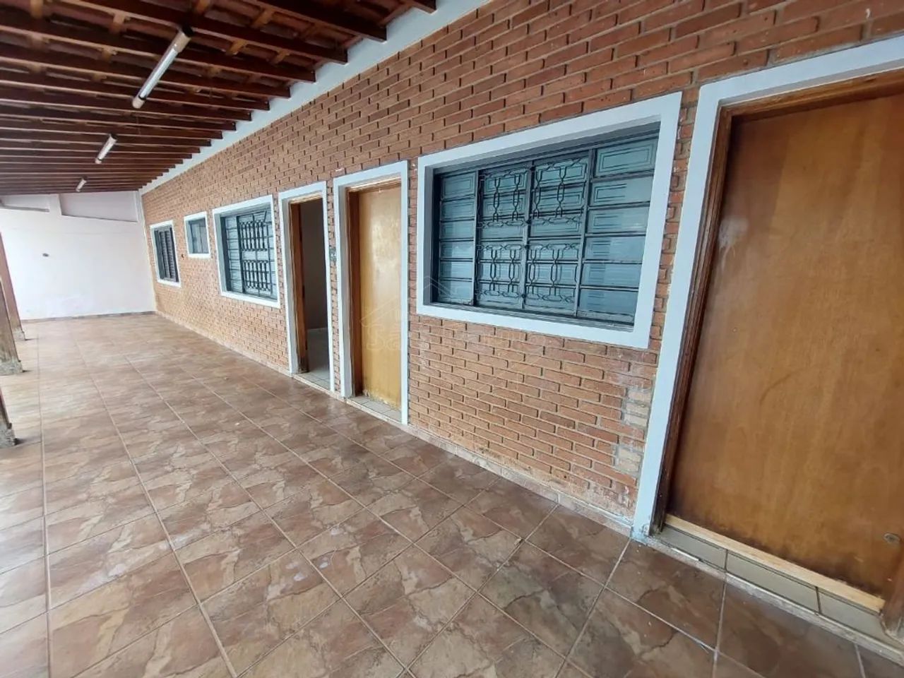 Venda de Casas / Padrão na cidade de Araraquara - Foto 3