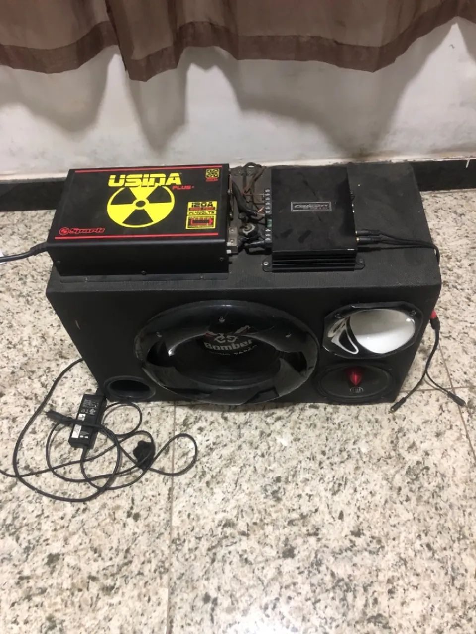 Caixa de som com fonte carregadora de bateria  - Foto 4