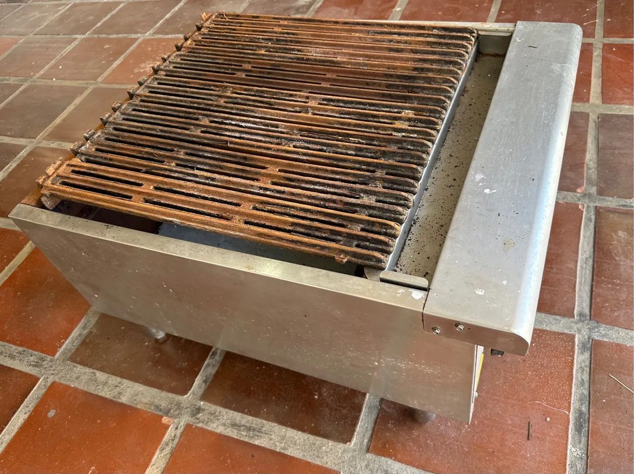 Charbroiler Venâncio 60cm - Churrasqueira Industrial a Gás - Foto 3