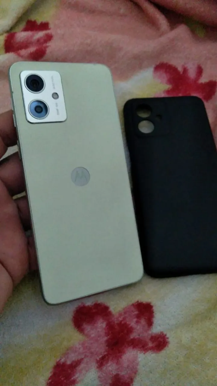 Vendo ou troco Motorola g54 256gb 8 de memória RAM biometria facial e digital troco por xi