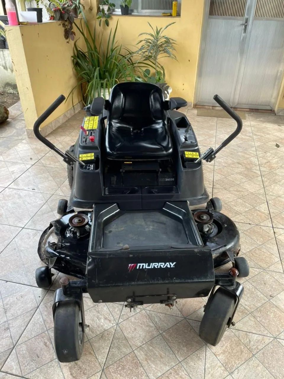 Trator de Cortar Grama Giro Zero Murray 26HP - Foto 2