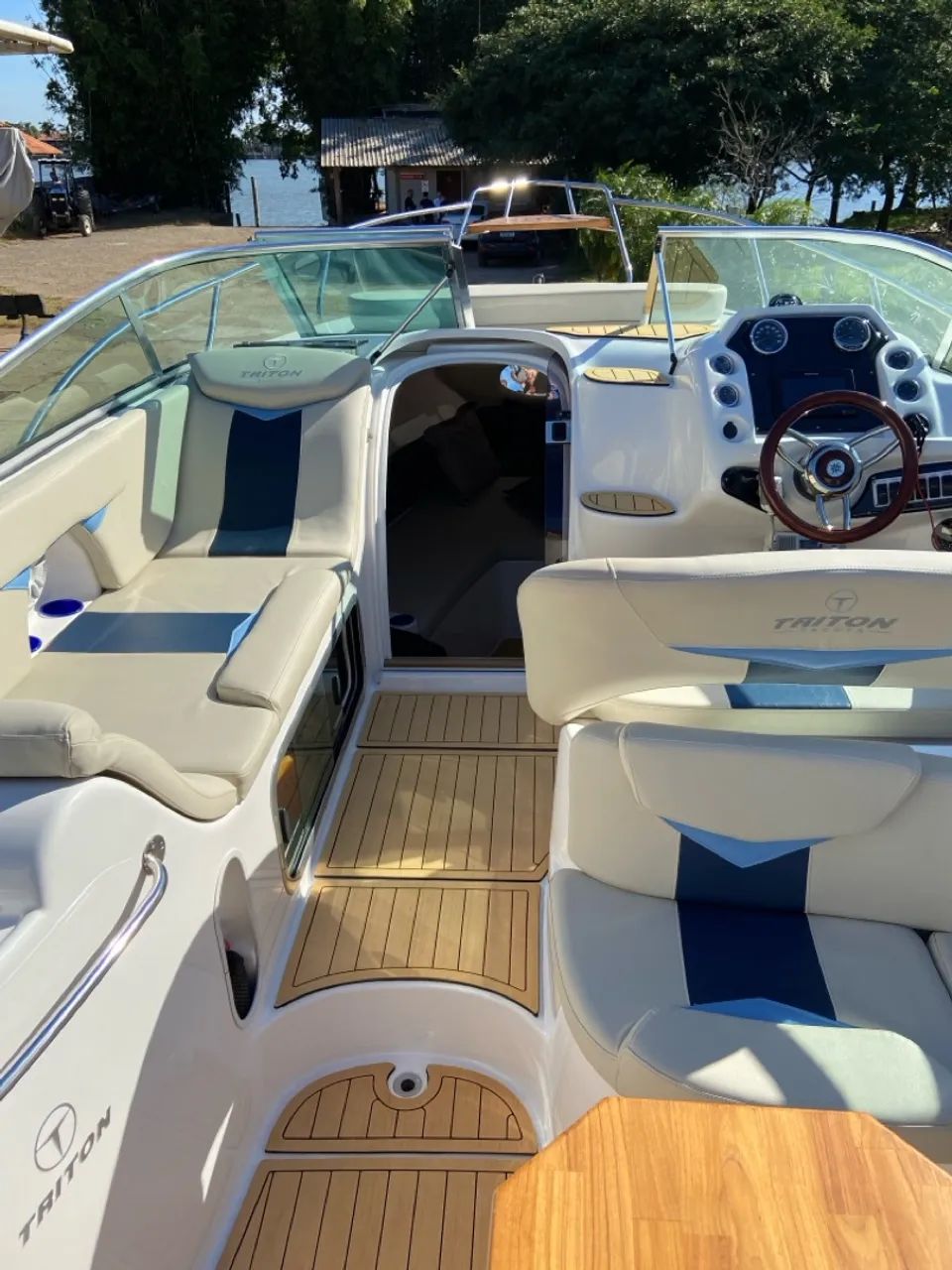 LANCHA TRITON 275 SPORT 2023 banheiro fechado 2 quartos de casal impecável   - Foto 4