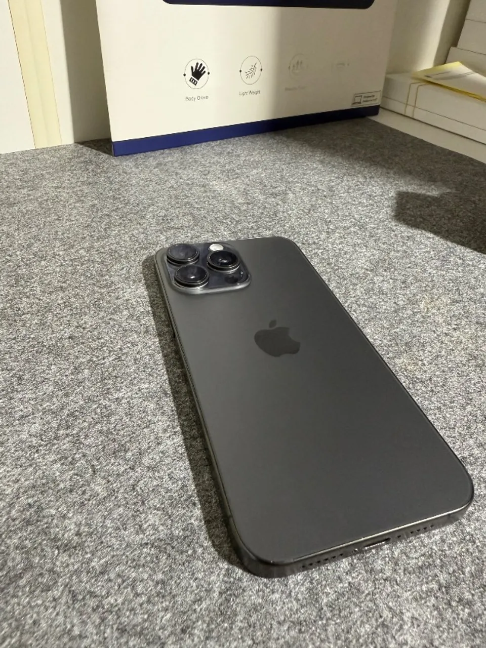 IPHONE 15 PRO MAX 256 BLACK. - SEM DETALHES
