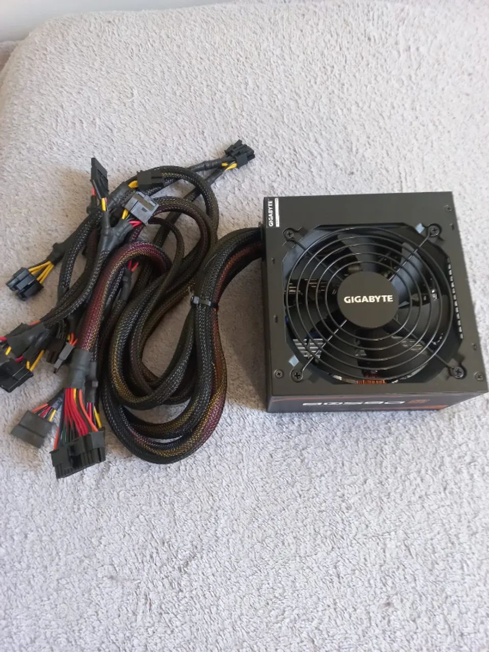 Fonte 650W 80 Plus ( nova )